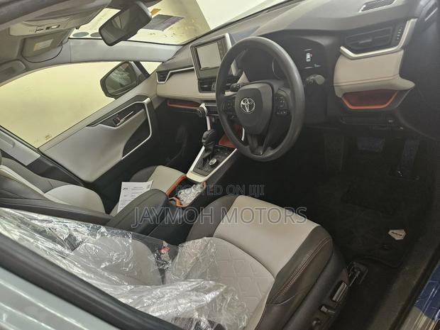 Toyota RAV4 2020 Silver