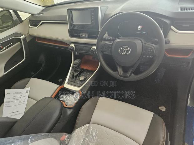 Toyota RAV4 2020 Silver