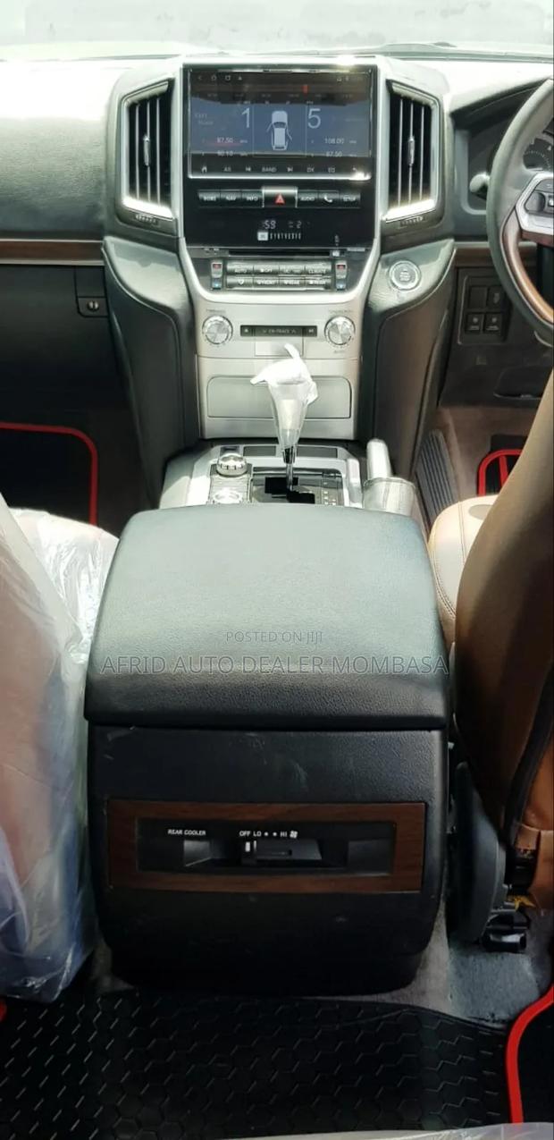 Toyota Land Cruiser 4.5 V8 TD 2018 Green