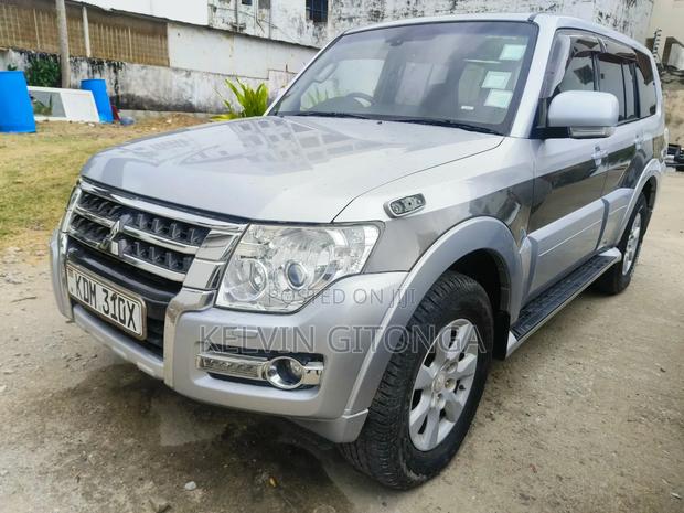 Mitsubishi Pajero 2016 Silver