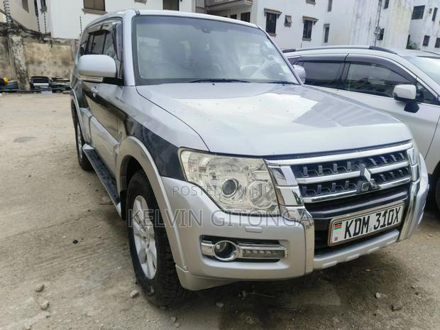 Mitsubishi Pajero 2016 Silver