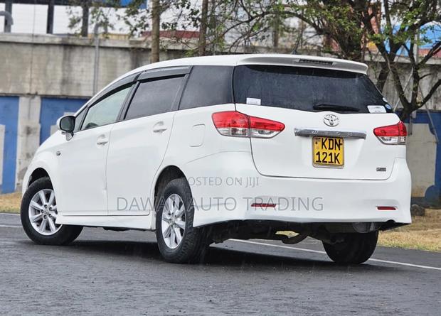 Toyota Wish 2011 White