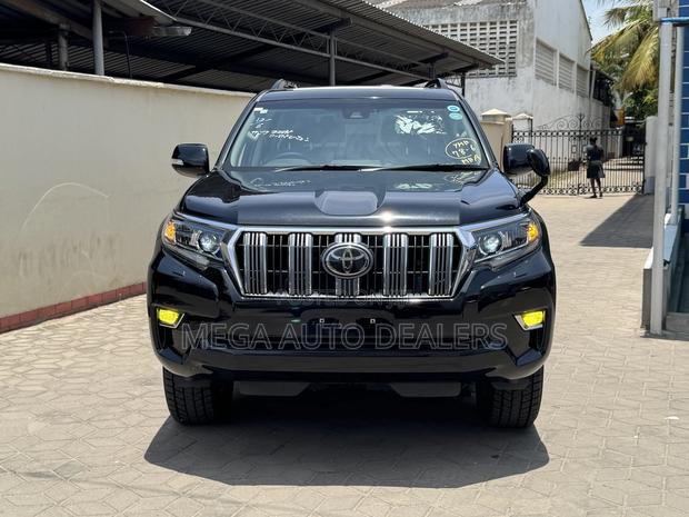 Toyota Land Cruiser Prado 2018 Black