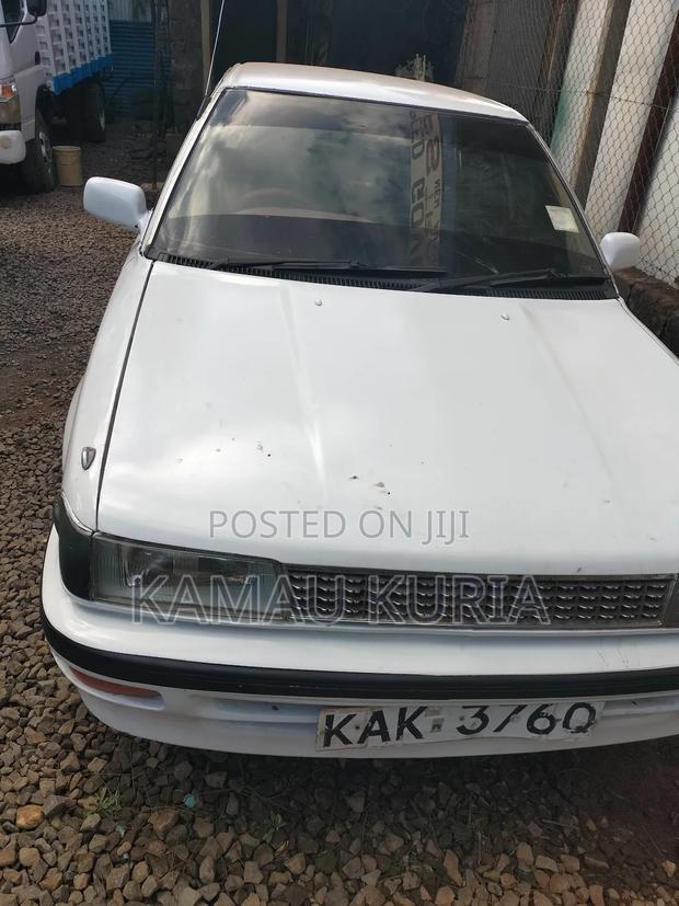 Toyota Corolla 1998 White