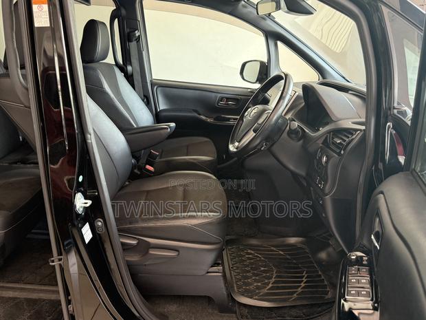Toyota Noah 2.0 FWD (7 Seater) 2018 Black