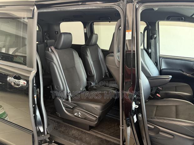 Toyota Noah 2.0 FWD (7 Seater) 2018 Black