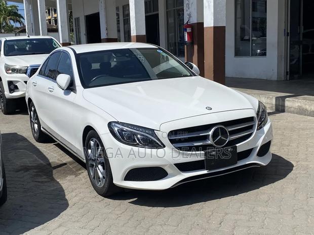 Mercedes-Benz C200 2018 White