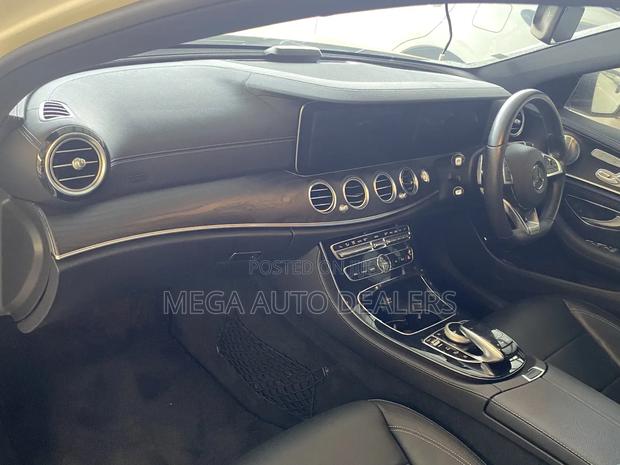Mercedes-Benz E200 2018 Off white