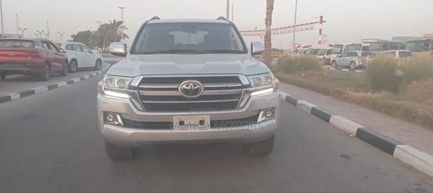 Toyota Land Cruiser 4.5 V8 TD 2020 Silver