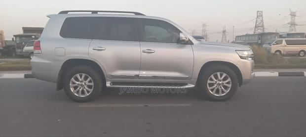 Toyota Land Cruiser 4.5 V8 TD 2020 Silver