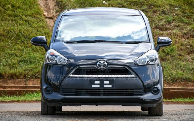 Toyota Sienta 2017 Black