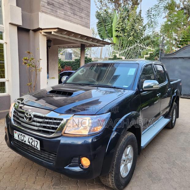 Toyota Hilux 3.0 D-4D 4x4 2014 Black