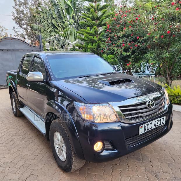 Toyota Hilux 3.0 D-4D 4x4 2014 Black