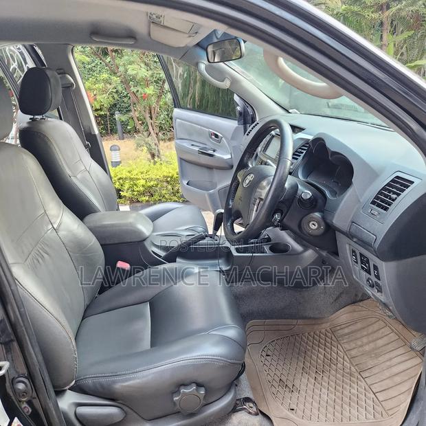 Toyota Hilux 3.0 D-4D 4x4 2014 Black