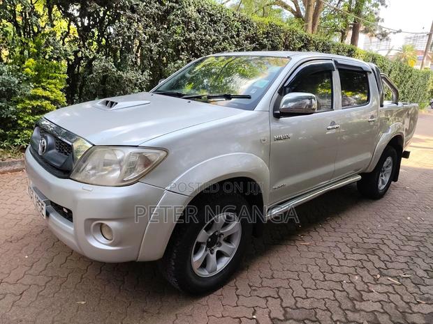 Toyota Hilux 3.0 D-4D 4x4 2012 Silver