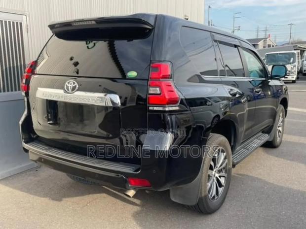 Toyota Land Cruiser Prado 2.7 2019 Black