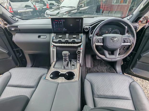 Toyota Land Cruiser 2023 Black