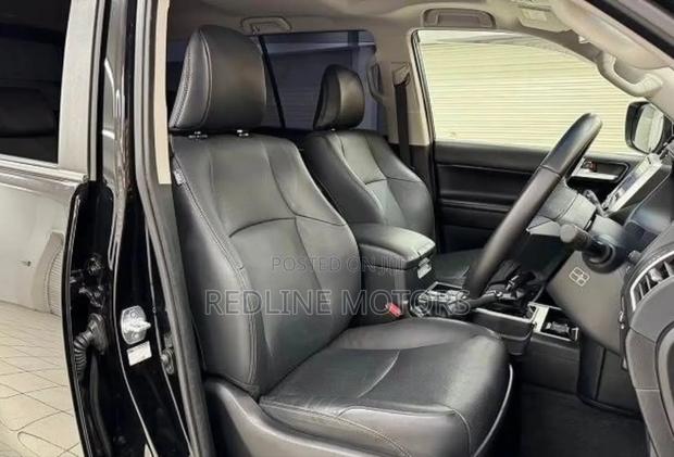 Toyota Hilux 2021 White