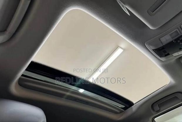 Toyota Hilux 2021 White