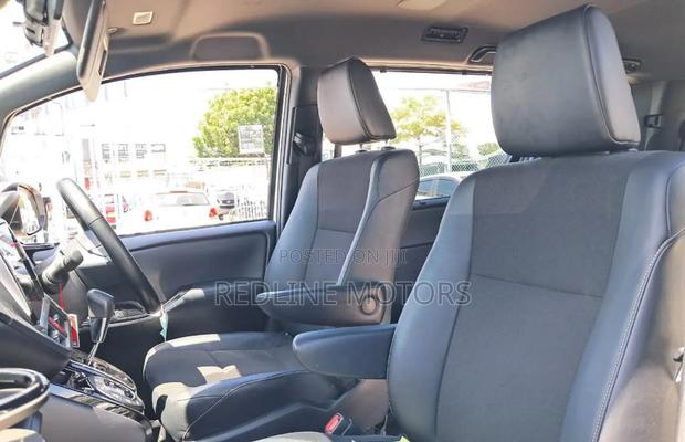 Toyota Noah 2018 White
