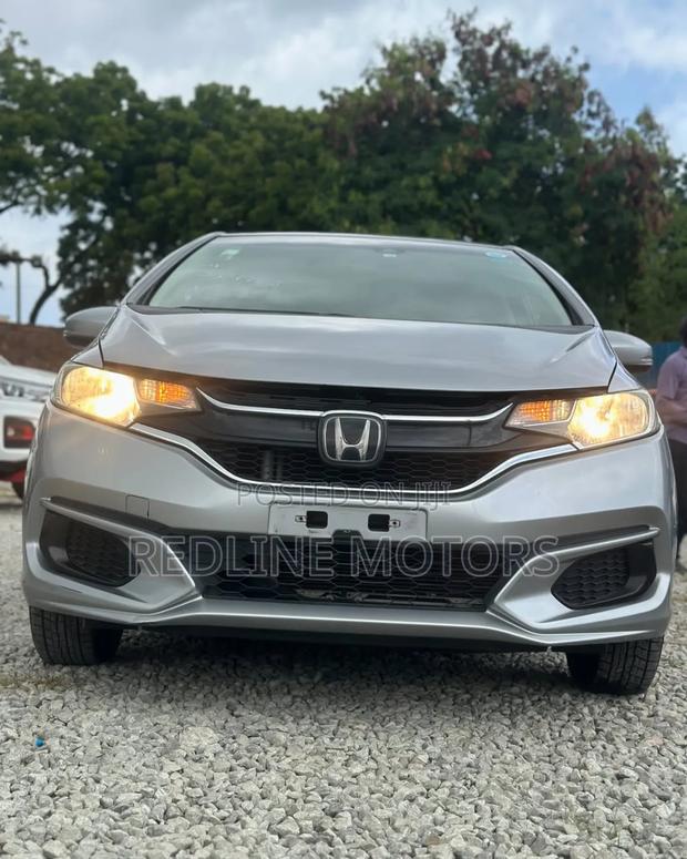 Honda Fit 2018 Silver