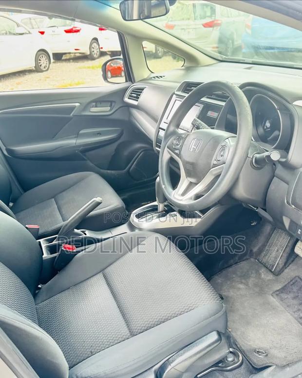 Honda Fit 2018 Silver