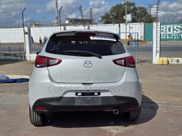 Mazda Demio 2018