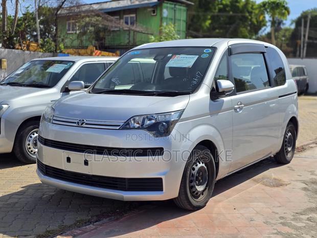 Toyota Spade 1.5 2018 Silver