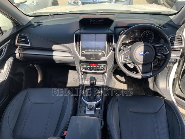 Subaru Forester 2.5i Touring AWD 2018 Off white