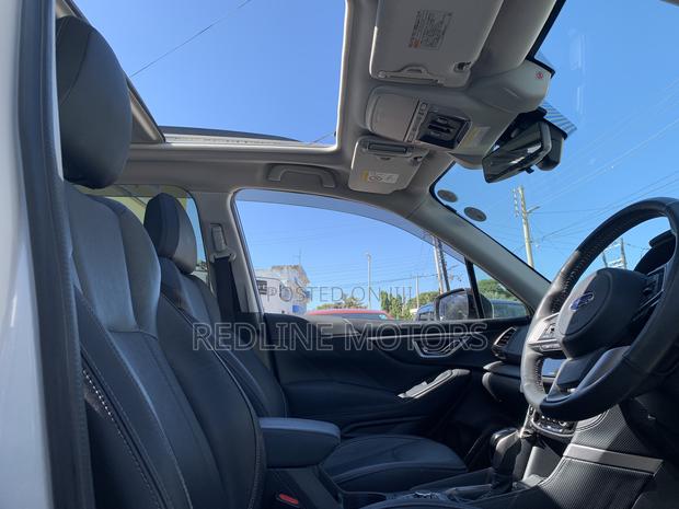 Subaru Forester 2.5i Touring AWD 2018 Off white
