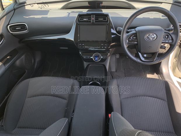 Toyota Prius One 2018 Pearl