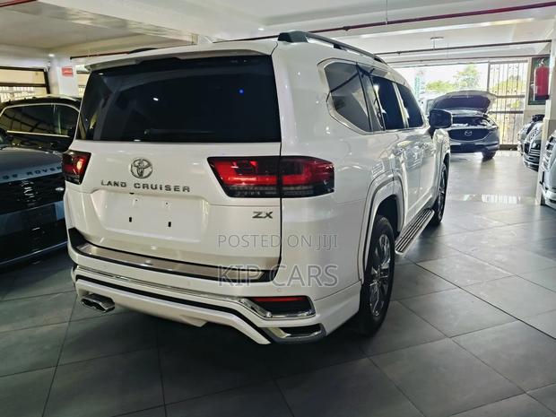 New Toyota Land Cruiser 3.5 Petrol 4WD 2022 White