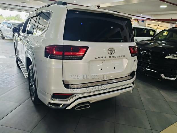 New Toyota Land Cruiser 3.5 Petrol 4WD 2022 White