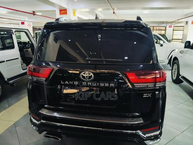 New Toyota Land Cruiser 3.5 Petrol 4WD 2022 Black