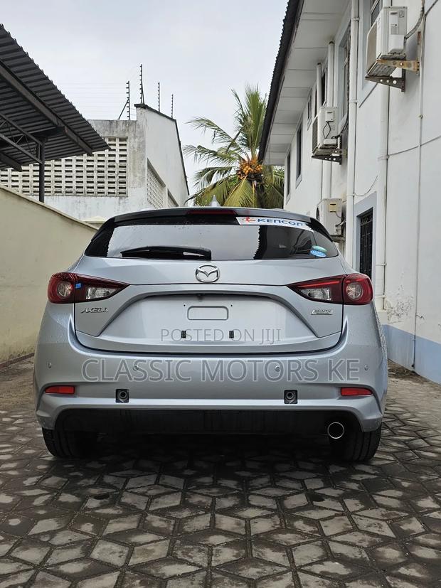 Mazda Axela 2018 Silver