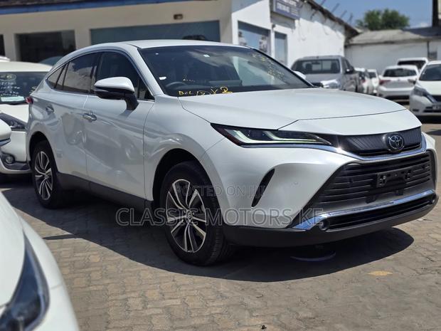 Toyota Harrier 2023 White