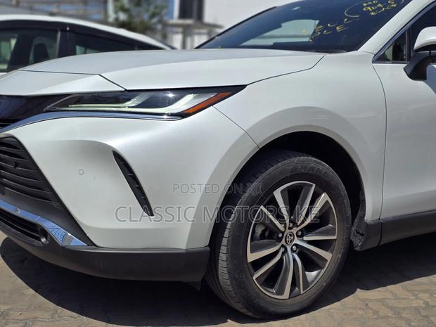 Toyota Harrier 2023 White