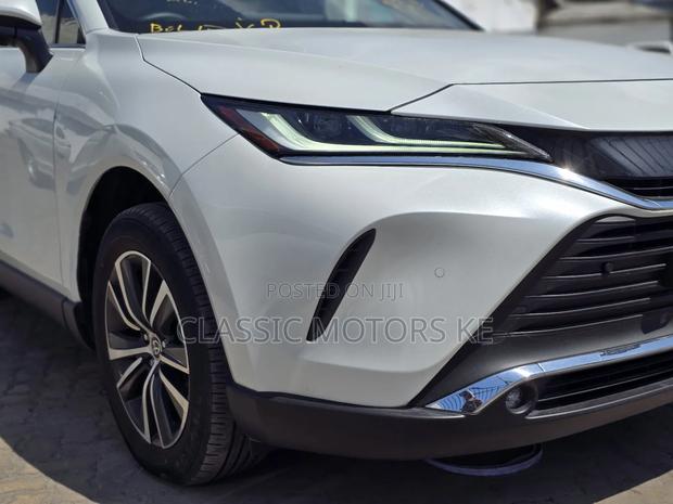 Toyota Harrier 2023 White