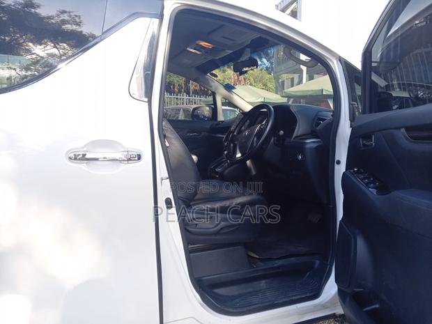 Toyota Alphard 2017 White