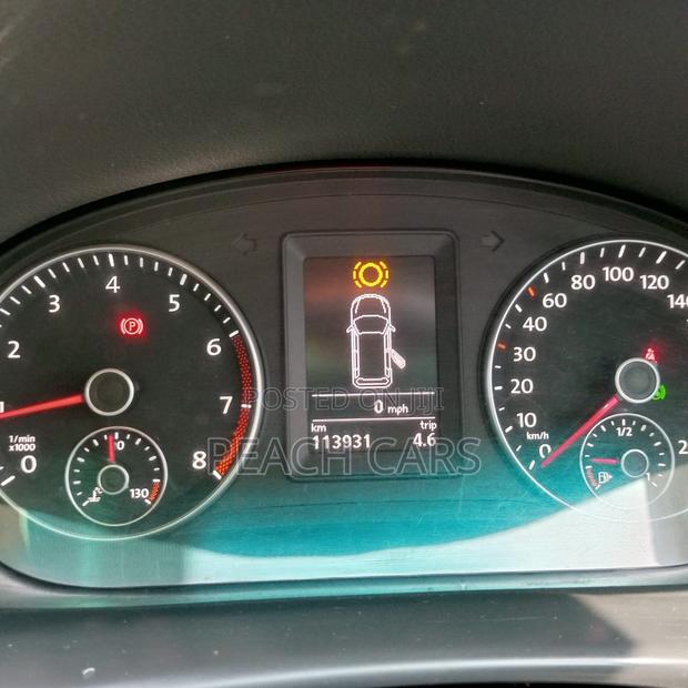 Volkswagen Touran 2014 Gold