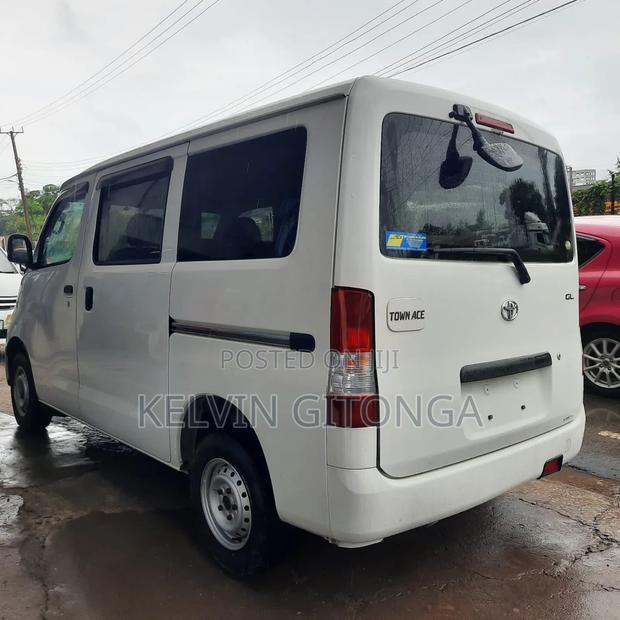 Toyota TownAce 2016 White