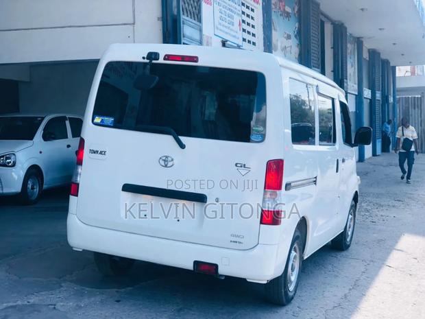 Toyota TownAce 2016 White
