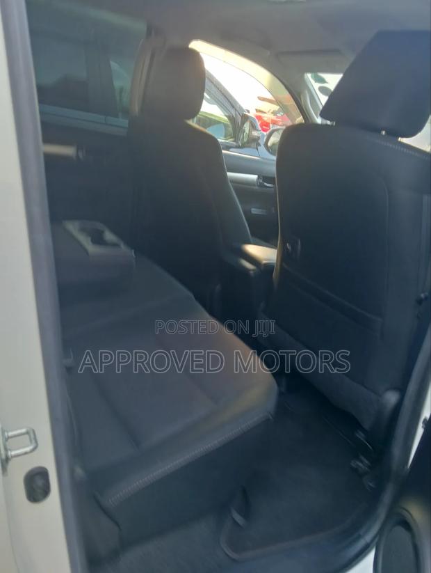 Toyota Hilux 2020 White