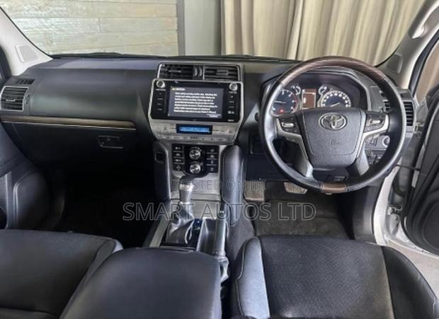 Toyota Land Cruiser Prado 3.0 190hp 2019 Silver