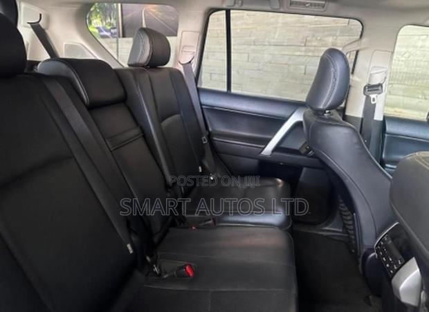 Toyota Land Cruiser Prado 3.0 190hp 2019 Silver