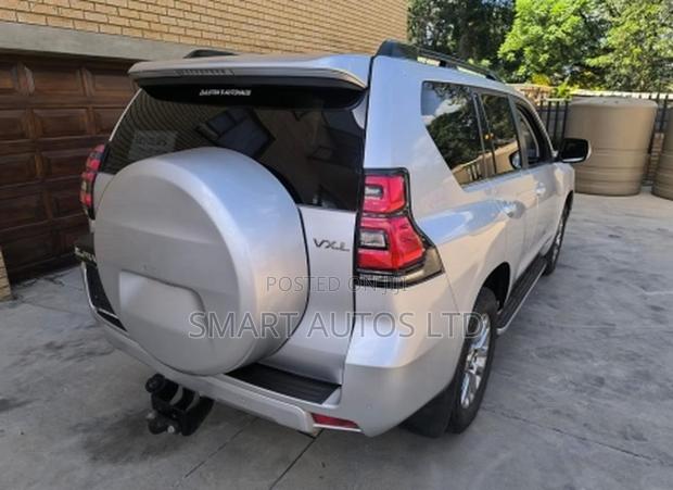 Toyota Land Cruiser Prado 3.0 190hp 2019 Silver