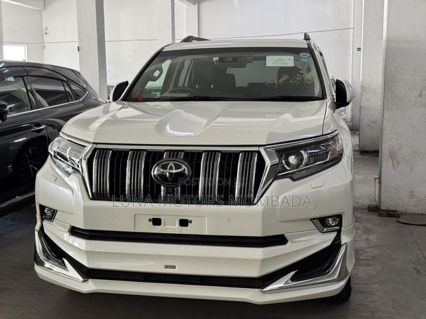 Toyota Land Cruiser Prado 2019 White