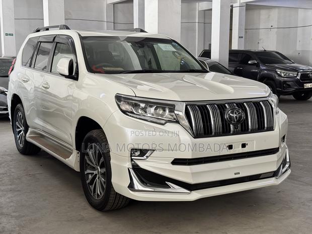 Toyota Land Cruiser Prado 2019 White