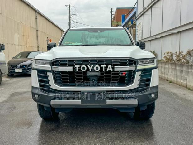 Toyota Land Cruiser Prado 2.8 2021 White