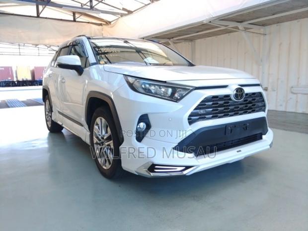 Toyota RAV4 2019 White
